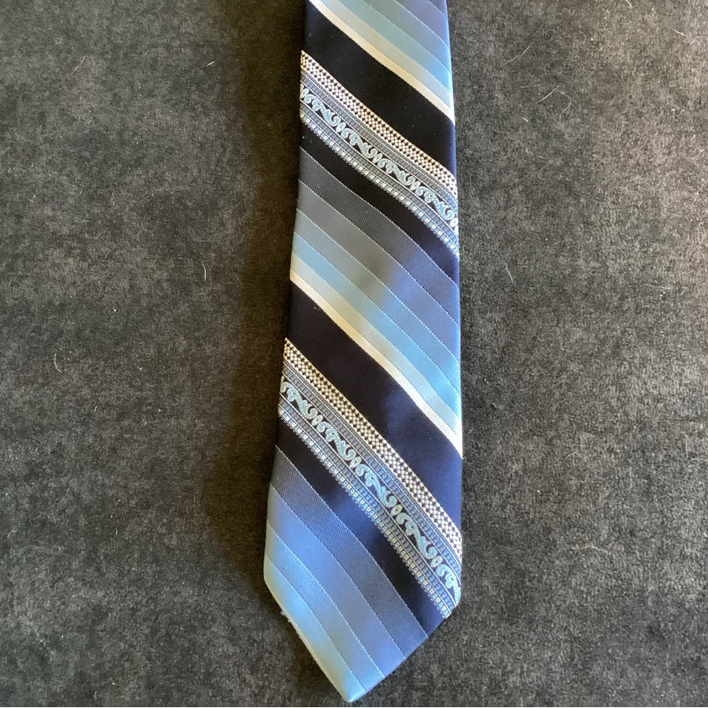 VTG Mr John by Beau Brummell Classic Blue Striped Men's Tie
